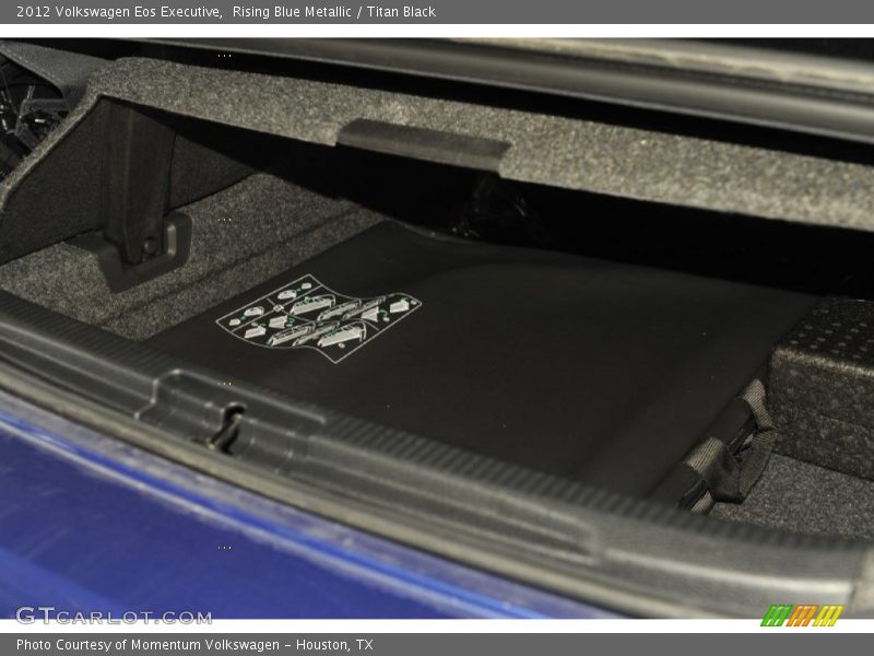 Rising Blue Metallic / Titan Black 2012 Volkswagen Eos Executive