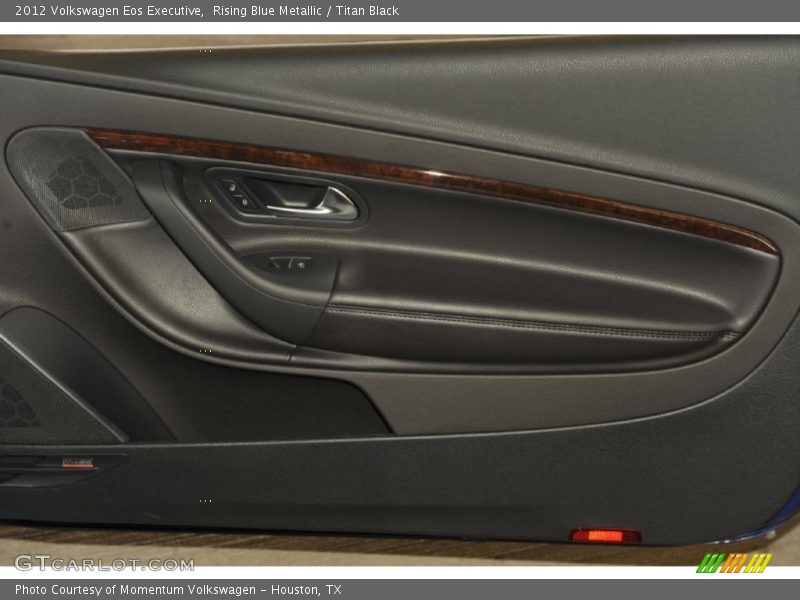 Rising Blue Metallic / Titan Black 2012 Volkswagen Eos Executive