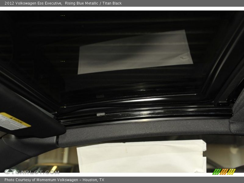 Rising Blue Metallic / Titan Black 2012 Volkswagen Eos Executive