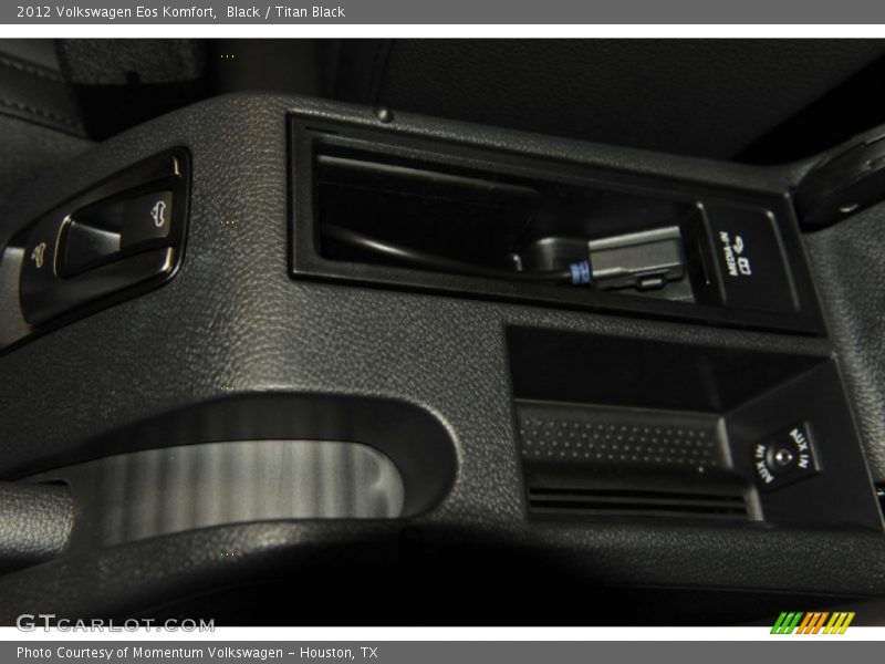 Black / Titan Black 2012 Volkswagen Eos Komfort