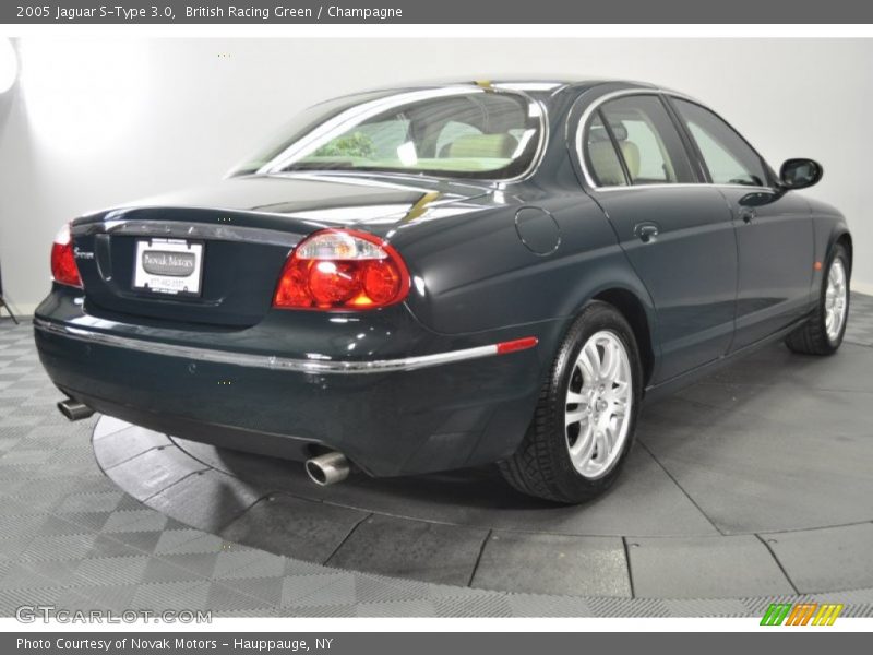 British Racing Green / Champagne 2005 Jaguar S-Type 3.0