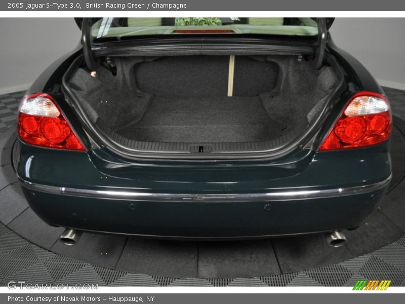 British Racing Green / Champagne 2005 Jaguar S-Type 3.0