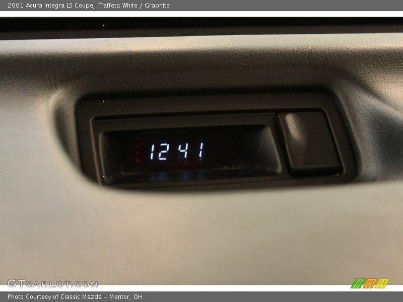 Taffeta White / Graphite 2001 Acura Integra LS Coupe