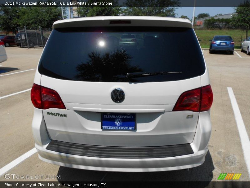 Calla Lily White / Sierra Stone 2011 Volkswagen Routan SE
