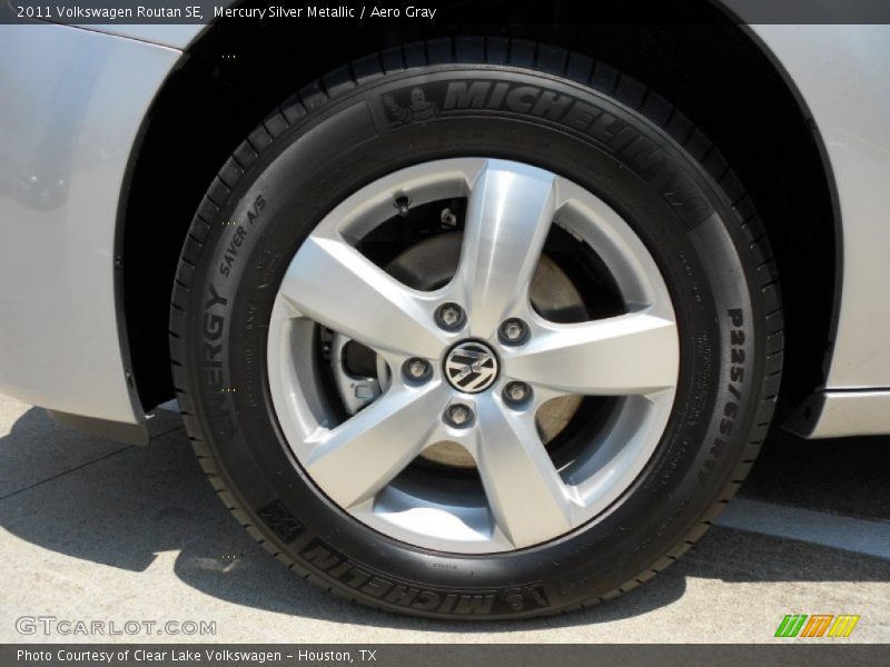 Mercury Silver Metallic / Aero Gray 2011 Volkswagen Routan SE