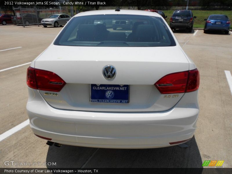 Candy White / Titan Black 2012 Volkswagen Jetta SE Sedan