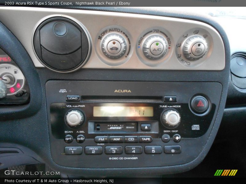 Controls of 2003 RSX Type S Sports Coupe