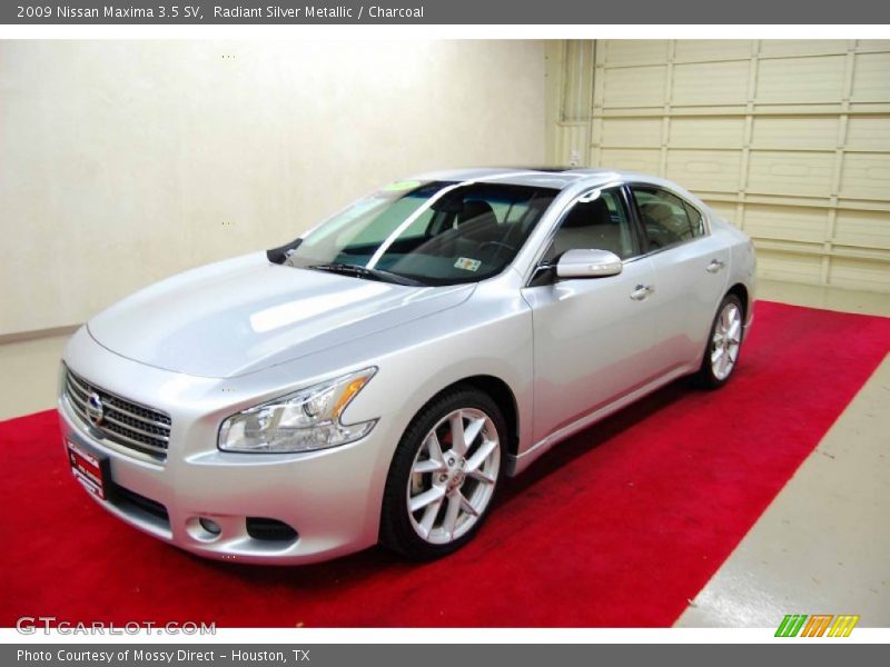Radiant Silver Metallic / Charcoal 2009 Nissan Maxima 3.5 SV