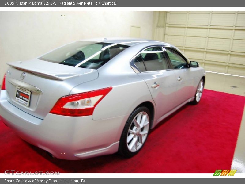Radiant Silver Metallic / Charcoal 2009 Nissan Maxima 3.5 SV