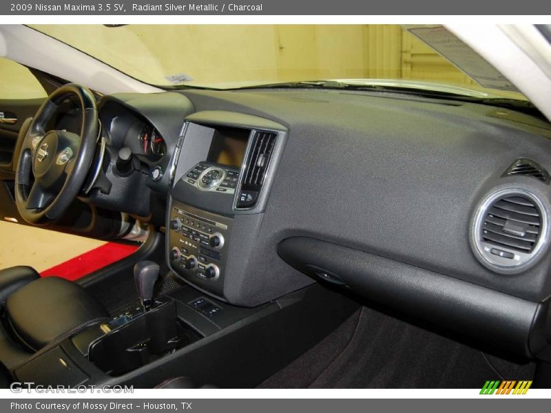 Radiant Silver Metallic / Charcoal 2009 Nissan Maxima 3.5 SV