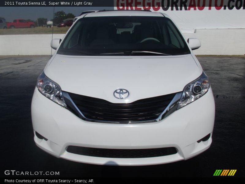 Super White / Light Gray 2011 Toyota Sienna LE