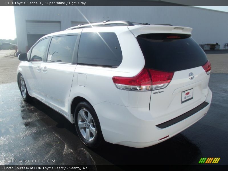 Super White / Light Gray 2011 Toyota Sienna LE