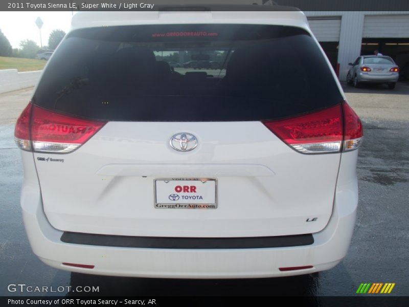Super White / Light Gray 2011 Toyota Sienna LE