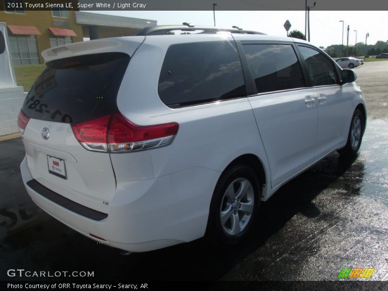 Super White / Light Gray 2011 Toyota Sienna LE
