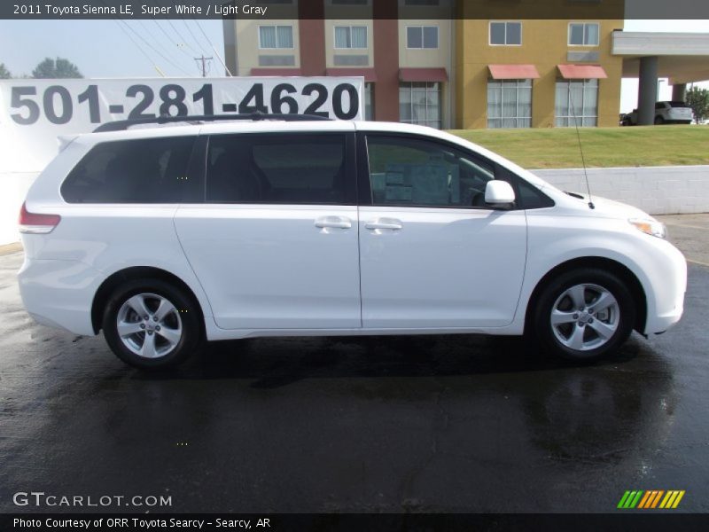 Super White / Light Gray 2011 Toyota Sienna LE