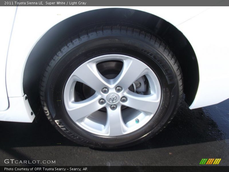 Super White / Light Gray 2011 Toyota Sienna LE