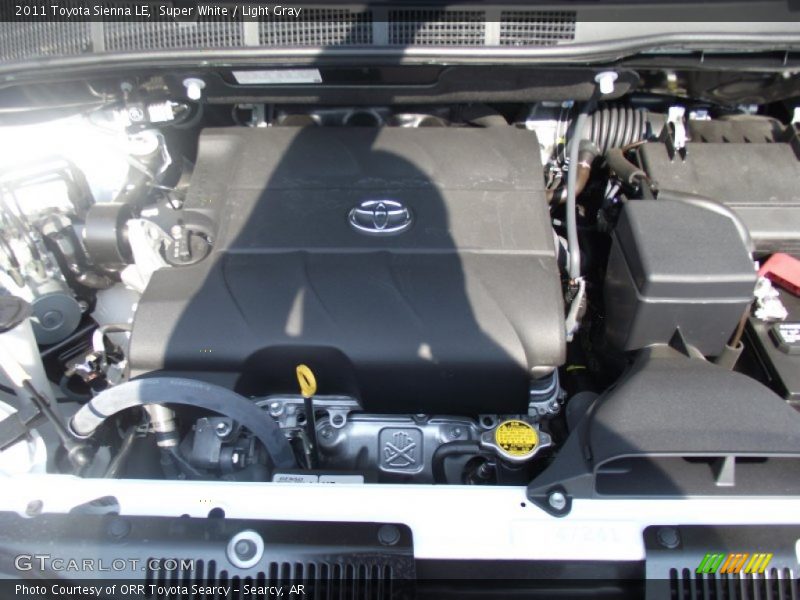 Super White / Light Gray 2011 Toyota Sienna LE