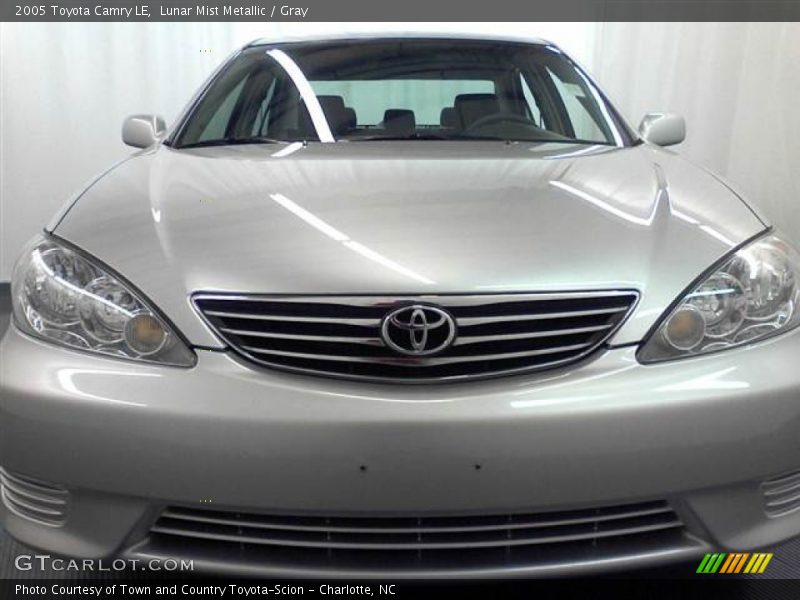 Lunar Mist Metallic / Gray 2005 Toyota Camry LE