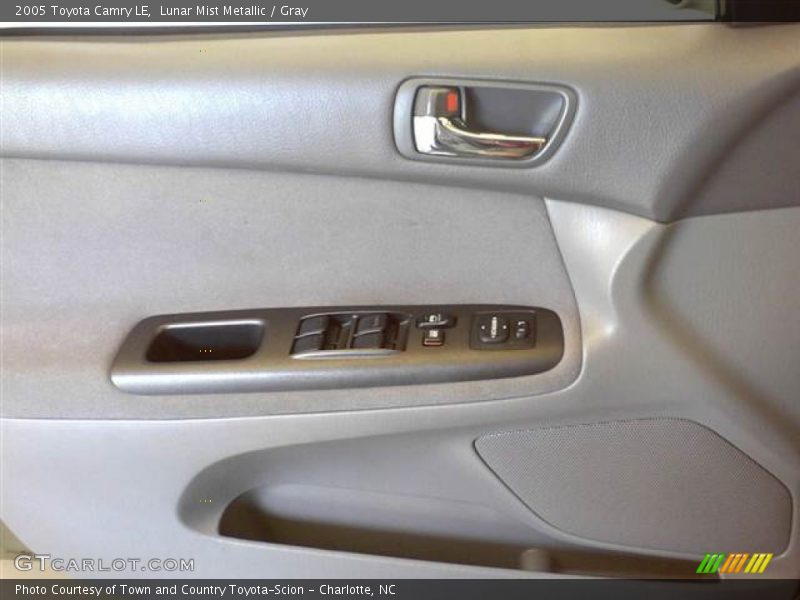 Lunar Mist Metallic / Gray 2005 Toyota Camry LE
