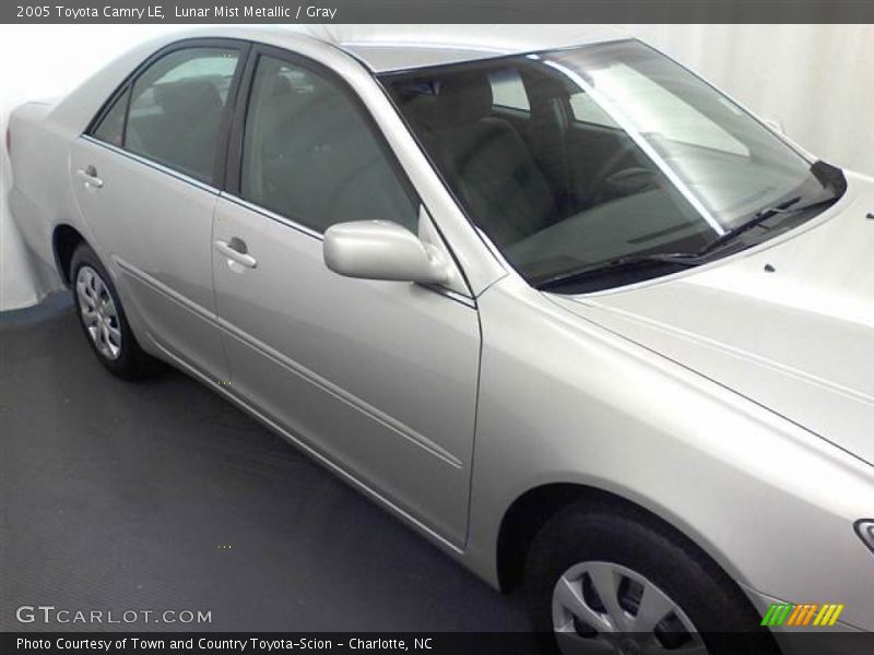 Lunar Mist Metallic / Gray 2005 Toyota Camry LE