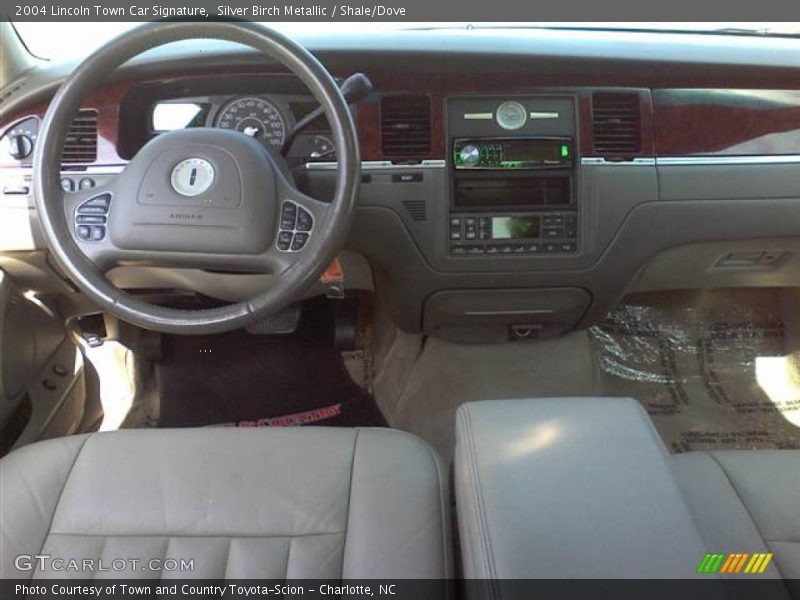 Silver Birch Metallic / Shale/Dove 2004 Lincoln Town Car Signature