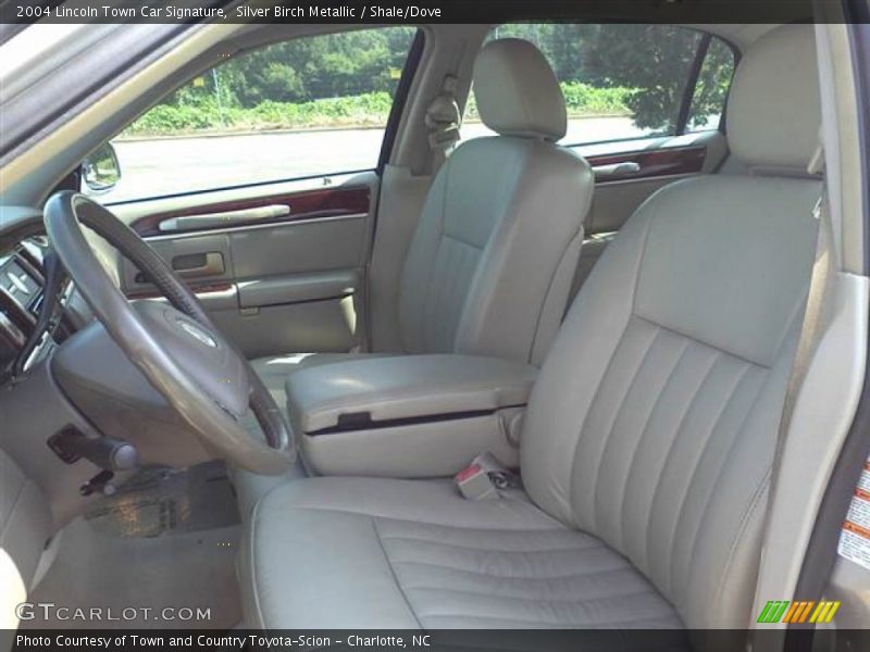 Silver Birch Metallic / Shale/Dove 2004 Lincoln Town Car Signature