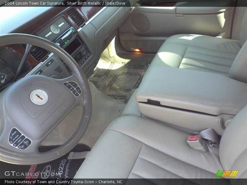 Silver Birch Metallic / Shale/Dove 2004 Lincoln Town Car Signature