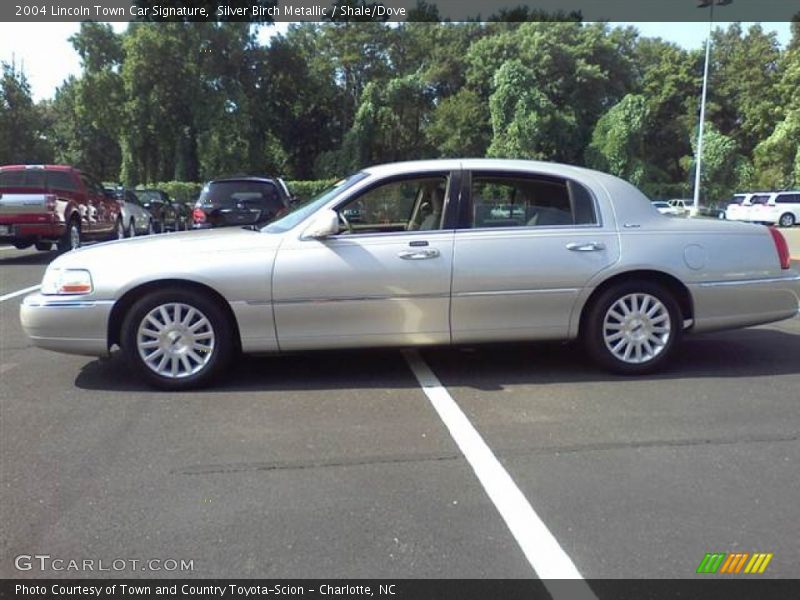 Silver Birch Metallic / Shale/Dove 2004 Lincoln Town Car Signature