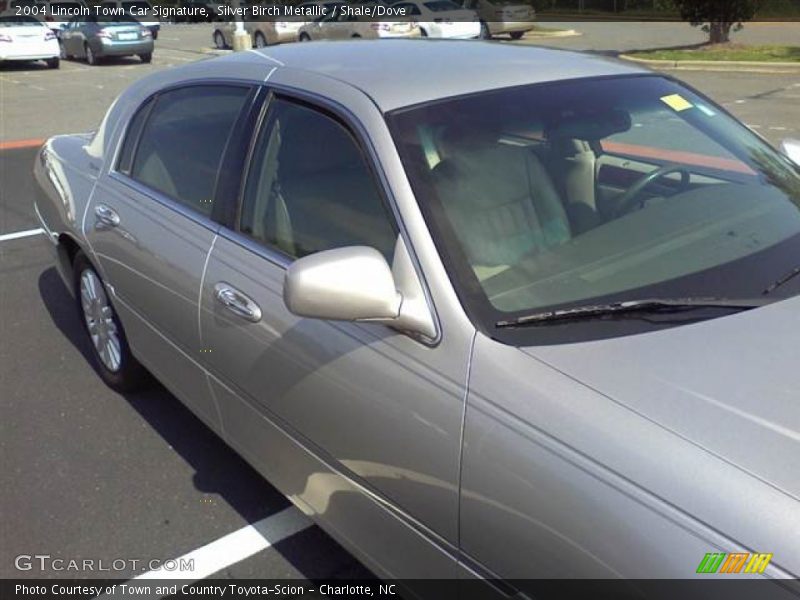 Silver Birch Metallic / Shale/Dove 2004 Lincoln Town Car Signature