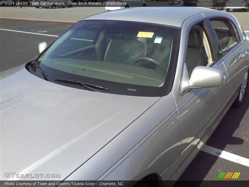 Silver Birch Metallic / Shale/Dove 2004 Lincoln Town Car Signature