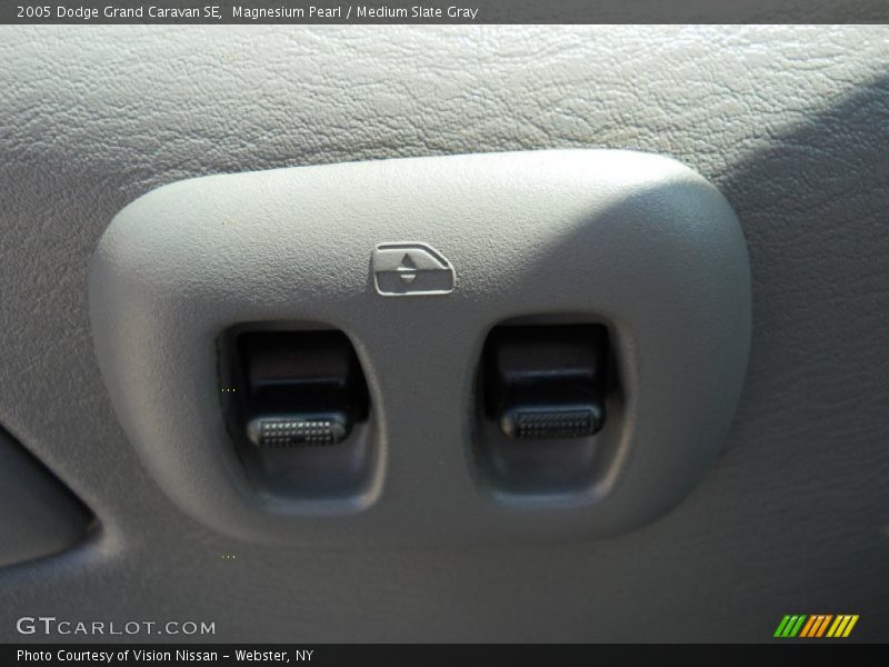 Magnesium Pearl / Medium Slate Gray 2005 Dodge Grand Caravan SE