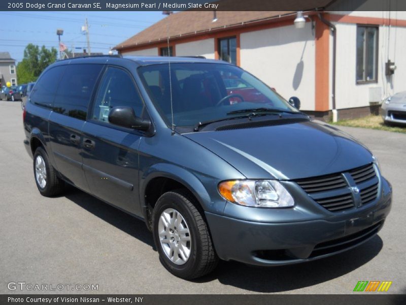 Magnesium Pearl / Medium Slate Gray 2005 Dodge Grand Caravan SE
