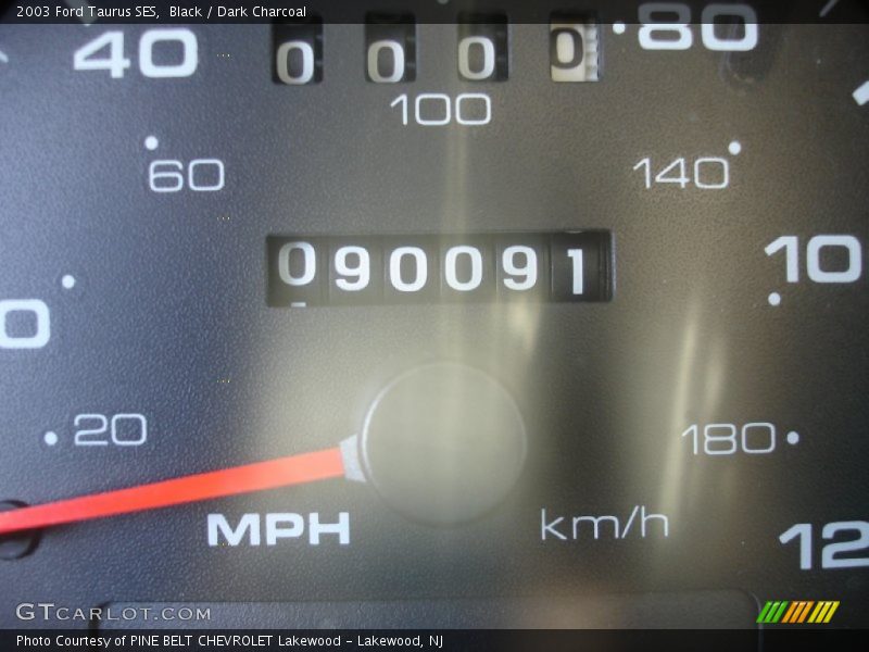 Black / Dark Charcoal 2003 Ford Taurus SES