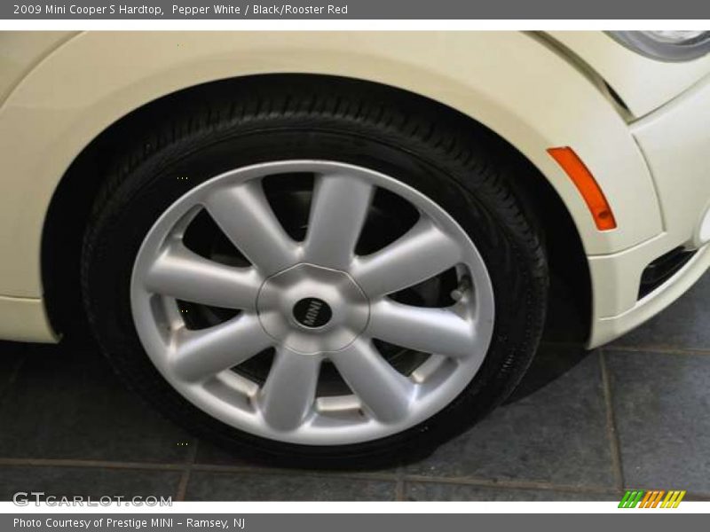 Pepper White / Black/Rooster Red 2009 Mini Cooper S Hardtop