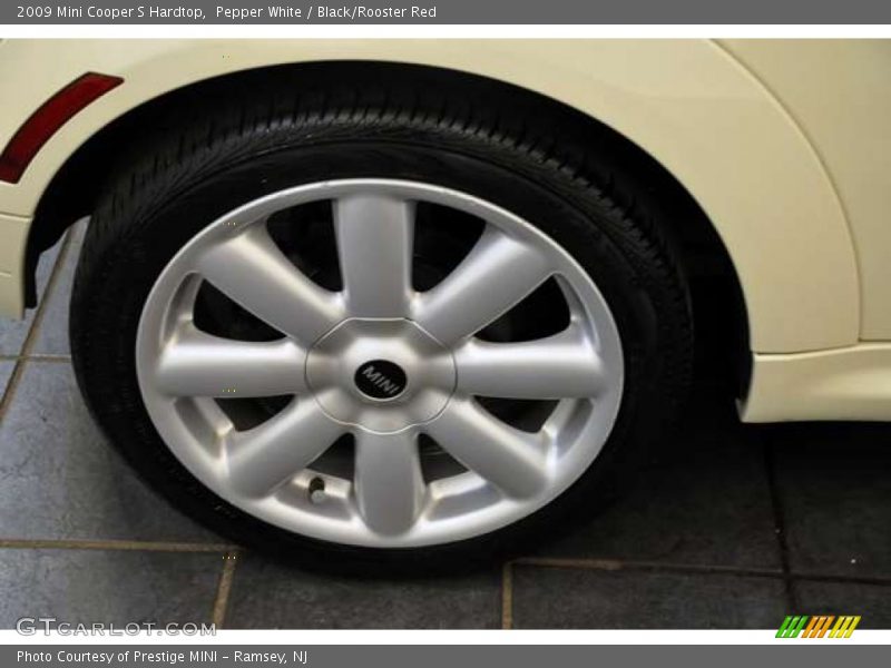 Pepper White / Black/Rooster Red 2009 Mini Cooper S Hardtop