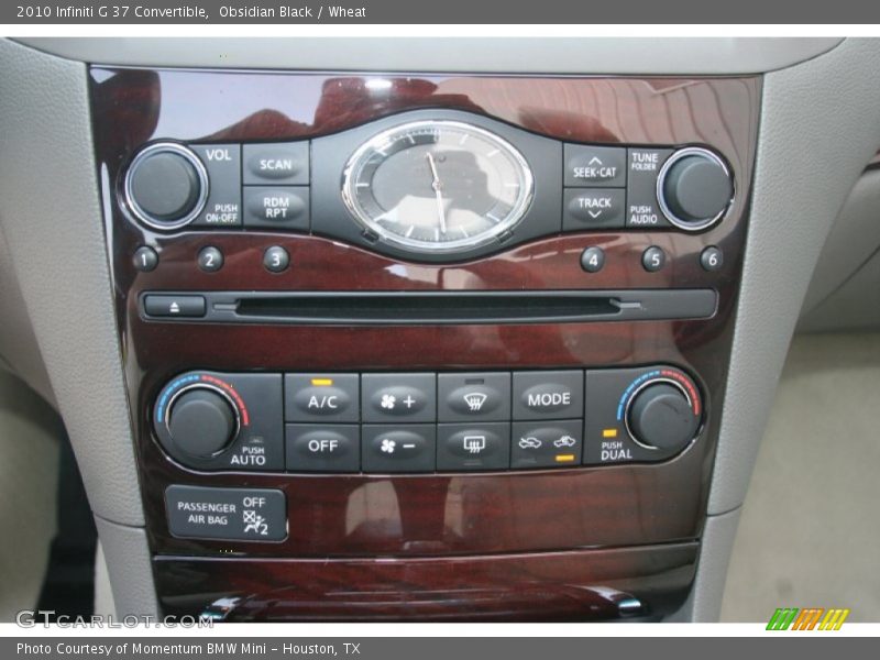 Controls of 2010 G 37 Convertible