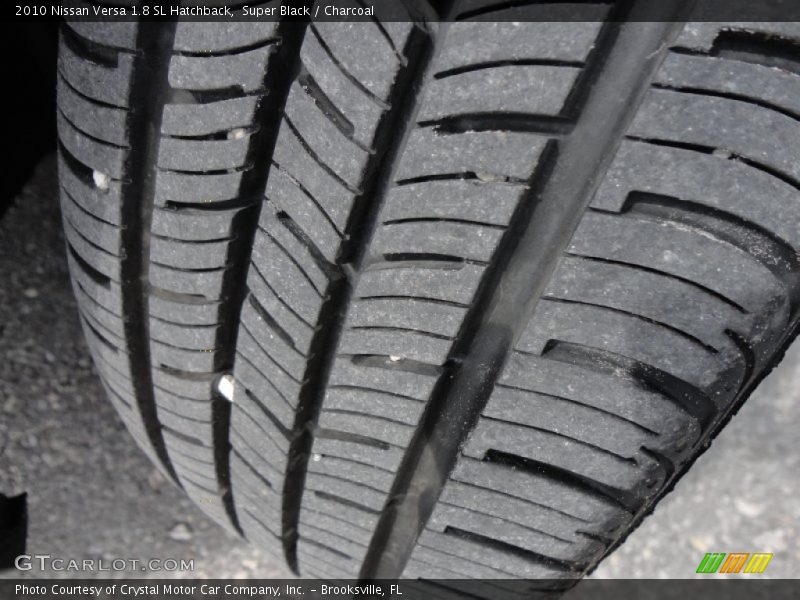 Super Black / Charcoal 2010 Nissan Versa 1.8 SL Hatchback
