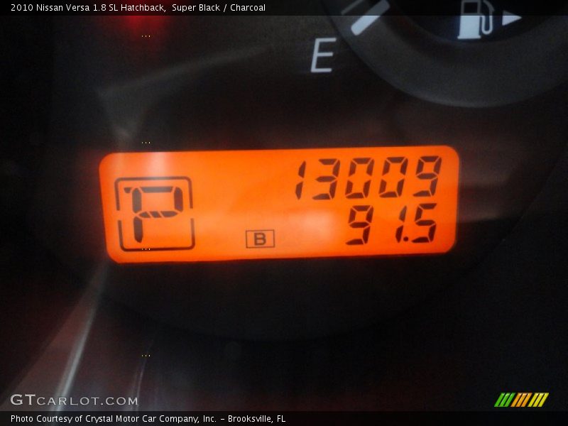 Super Black / Charcoal 2010 Nissan Versa 1.8 SL Hatchback