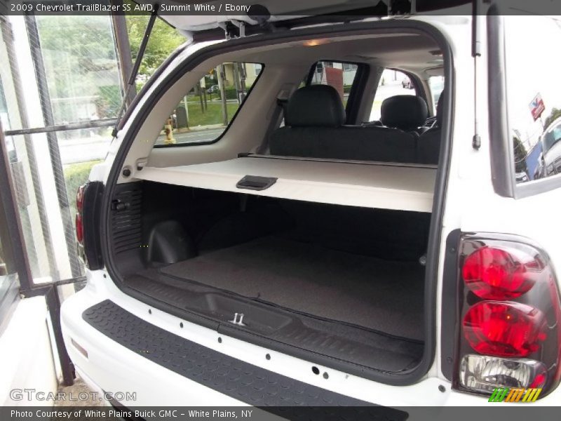 Summit White / Ebony 2009 Chevrolet TrailBlazer SS AWD