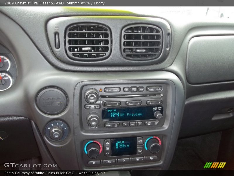 Summit White / Ebony 2009 Chevrolet TrailBlazer SS AWD