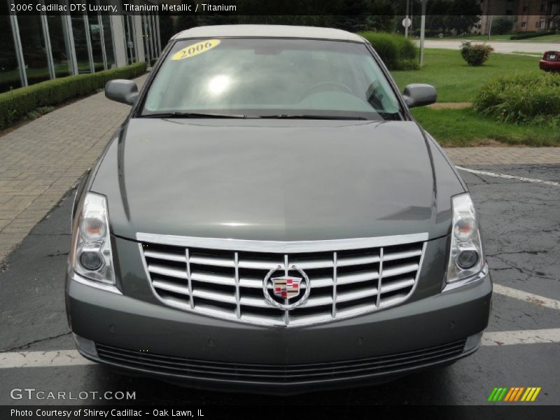 Titanium Metallic / Titanium 2006 Cadillac DTS Luxury