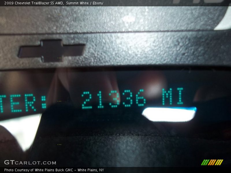 Summit White / Ebony 2009 Chevrolet TrailBlazer SS AWD