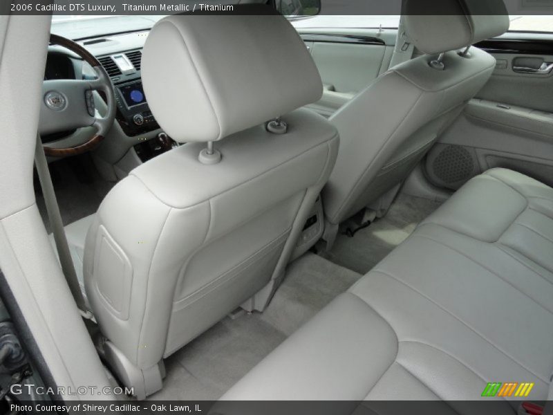 Titanium Metallic / Titanium 2006 Cadillac DTS Luxury