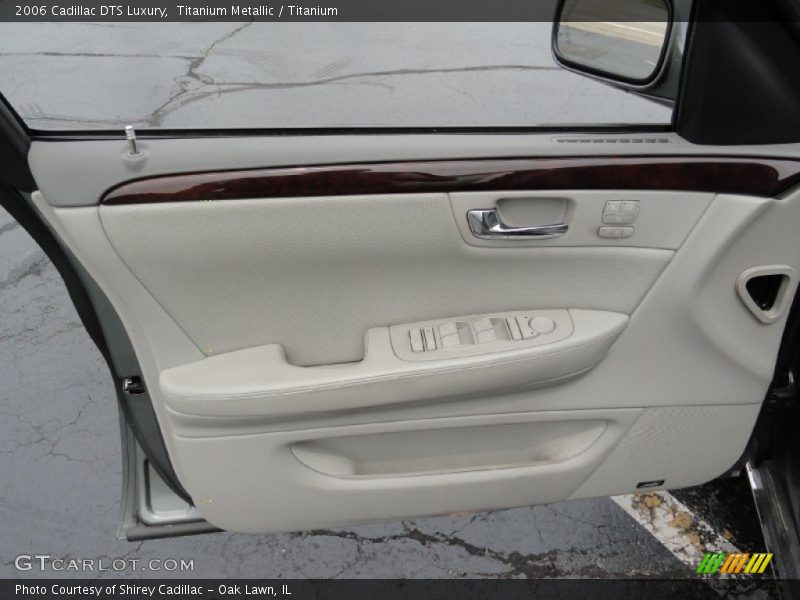 Titanium Metallic / Titanium 2006 Cadillac DTS Luxury