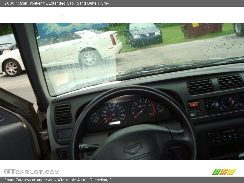 Sand Dune / Gray 2000 Nissan Frontier XE Extended Cab