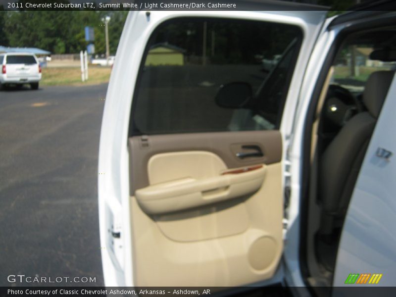 Summit White / Light Cashmere/Dark Cashmere 2011 Chevrolet Suburban LTZ