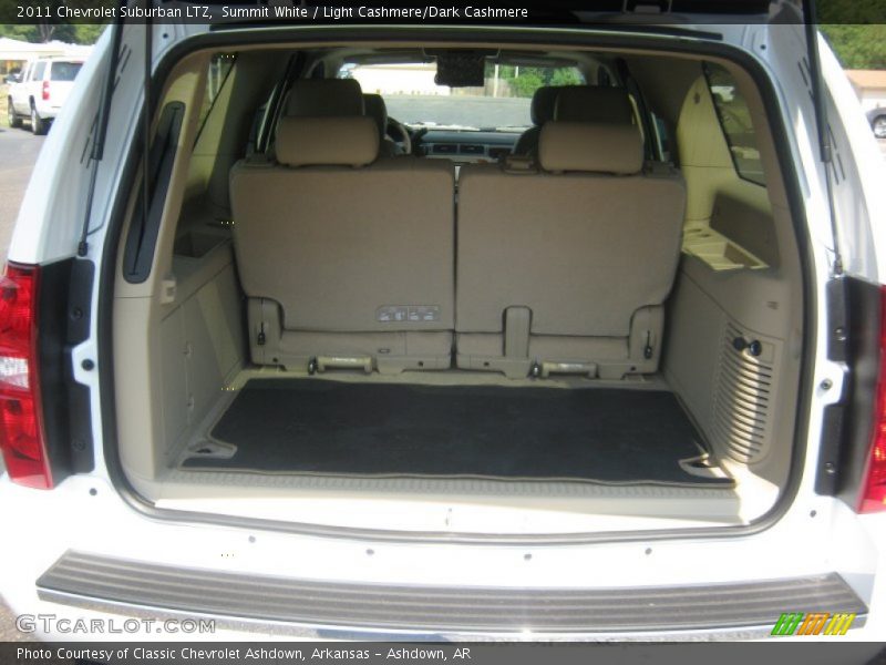 Summit White / Light Cashmere/Dark Cashmere 2011 Chevrolet Suburban LTZ