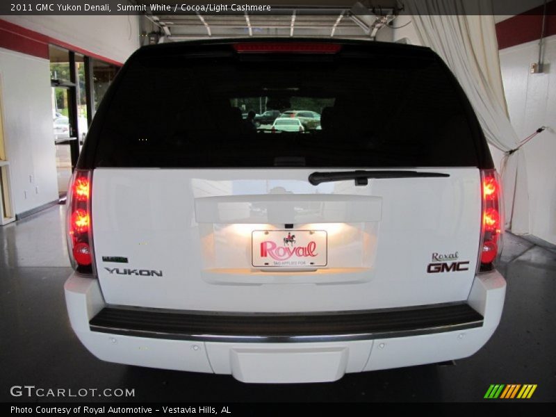Summit White / Cocoa/Light Cashmere 2011 GMC Yukon Denali