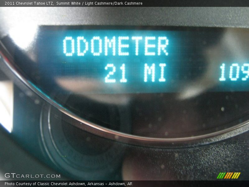 Summit White / Light Cashmere/Dark Cashmere 2011 Chevrolet Tahoe LTZ
