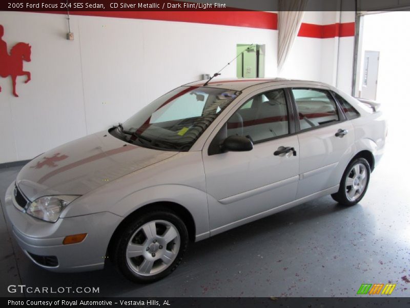 CD Silver Metallic / Dark Flint/Light Flint 2005 Ford Focus ZX4 SES Sedan